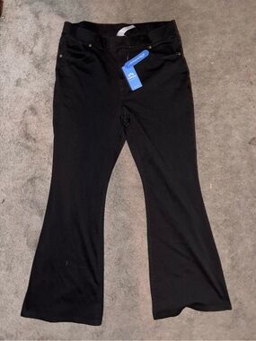 Black Women's Stretch Flare Pants - Classic Fit